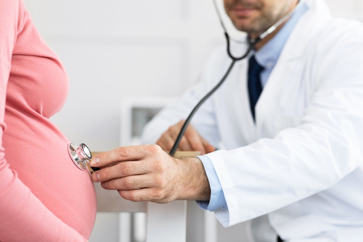 pregnant-woman-checkup